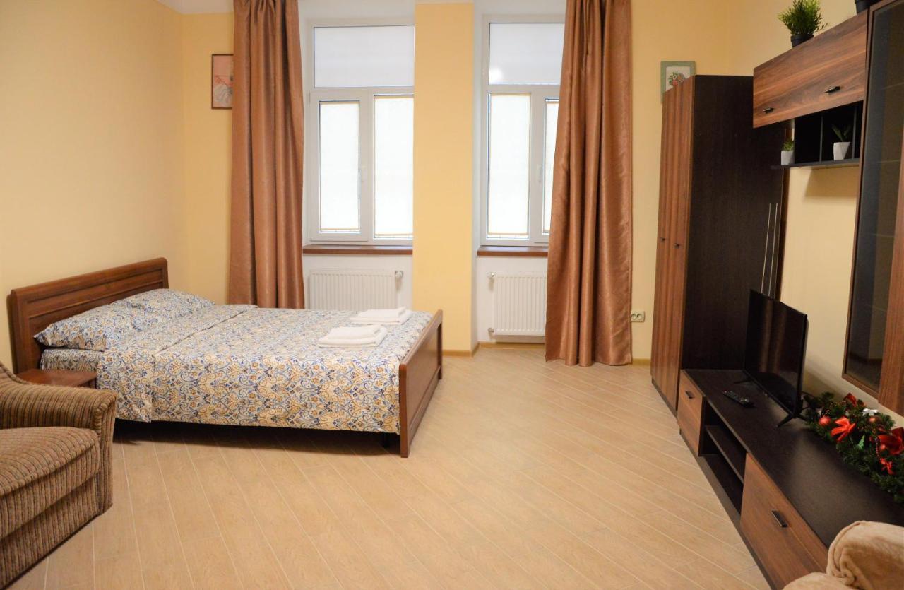 Apartamento У Князя Лева Поряд Площі Ринок At Duke'S Aparment Next To Rynok Square Leópolis Exterior foto